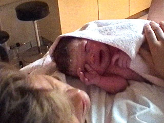 Birgit+Lea nach der Geburt